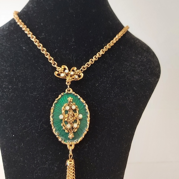 L.M.J vintage gold tone necklace emerald green - Picture 11 of 14